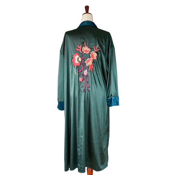 Rusttydustty Floral Embroidered Satin Kimono Robe 1XL Art Boho Witchy Retro Gown - Picture 5 of 16